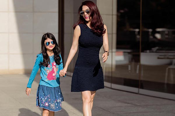 truong ngoc anh va be bao tien mac dep 1