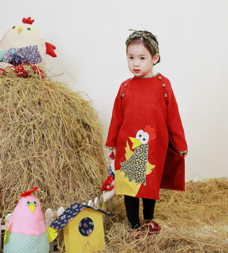 ao dai cach tan cho be gai 4