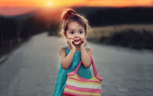 dam-mac-nha-cho-be-gai-voi-kieu-dang-da-dang-thoai-mai-chao-he2