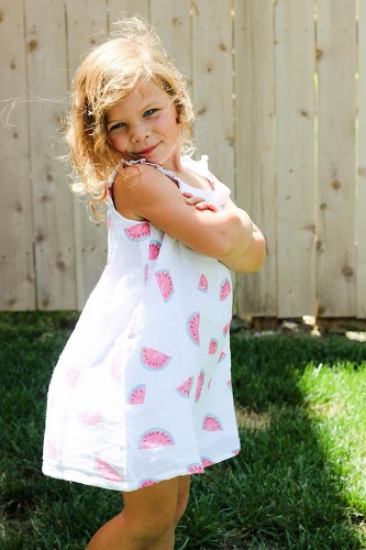 dam-mac-nha-cho-be-gai-voi-kieu-dang-da-dang-thoai-mai-chao-he7