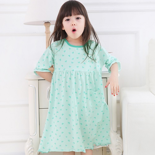 dam-ngu-be-gai-voi-nhieu-kieu-dang-de-thuong-yeu-chieu-giac-ngu-cho-be2