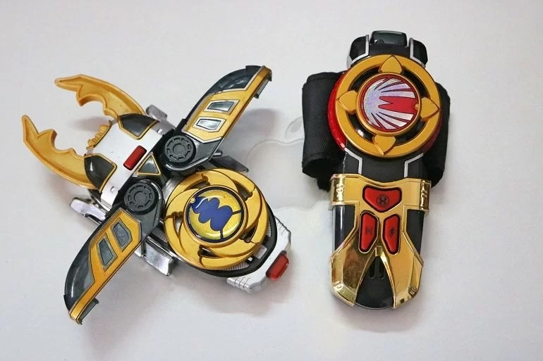 Mua đồng hồ siêu nhân cho bé bền đẹp ở đâu? Giá bao nhiêu?