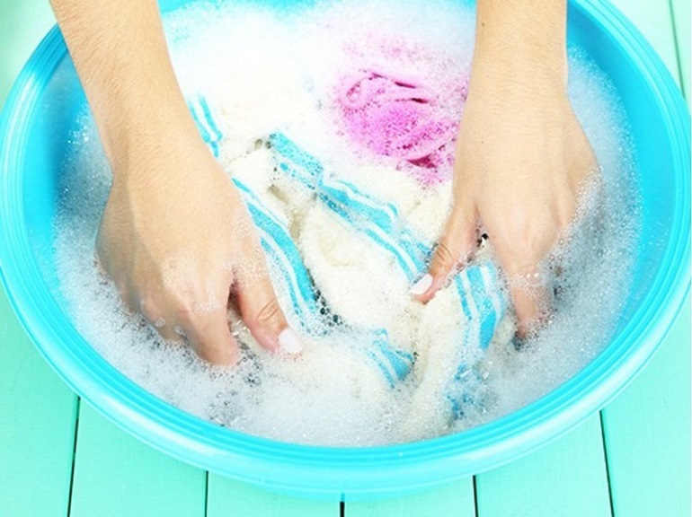 Giặt quần áo trẻ em