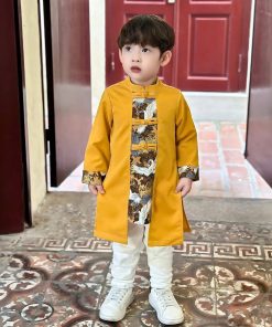 Set áo dài bé trai tết 2025 CT39A họa tiết cò hoa cúc cổ điển tone vàng sang trọng kèm quần kaki trắng cao cấp
