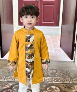 Set áo dài bé trai tết 2025 CT39A họa tiết cò hoa cúc cổ điển tone vàng sang trọng kèm quần kaki trắng cao cấp