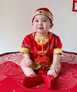 Bộ Tết Cho Bé Trai Ngắn Tay SE173-Đ1 Đồ Gấm Đỏ Thổ Cẩm Trung Hoa, Họa Tiết Nổi Bật Cho Bé Dưới 3 Tuổi Mặc Chúc Tết