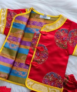 Bộ Tết Cho Bé Trai Ngắn Tay SE173-Đ1 Đồ Gấm Đỏ Thổ Cẩm Trung Hoa, Họa Tiết Nổi Bật Cho Bé Dưới 3 Tuổi Mặc Chúc Tết